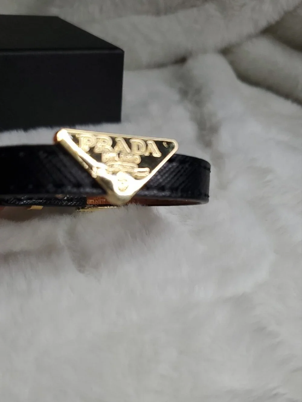 Fashion Black Bracelet with Gold Triangle Plaque